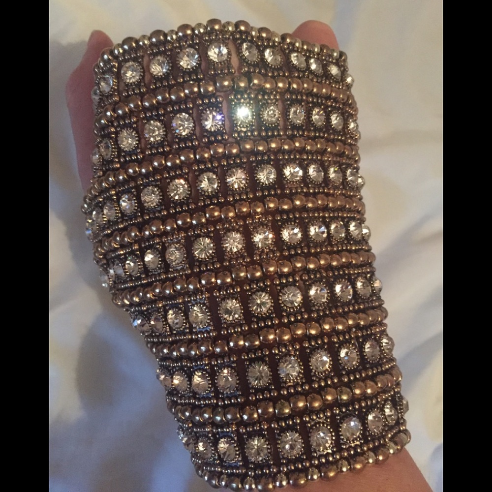 Hand jewelry